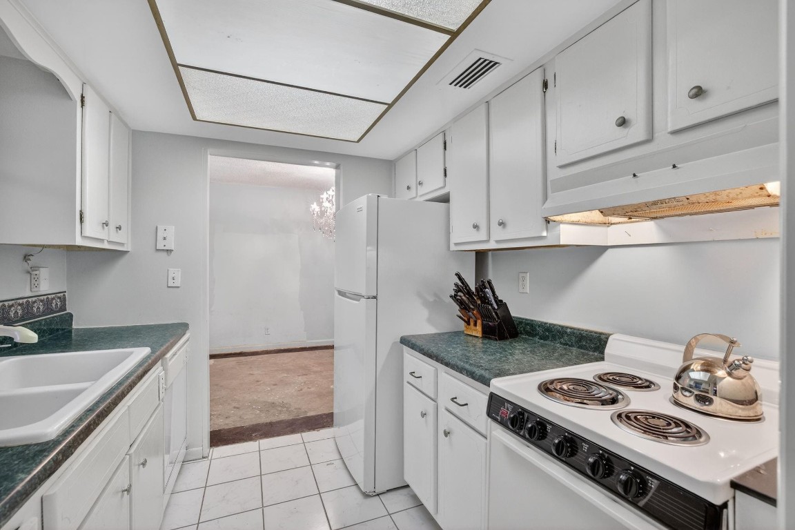 LIGHTHOUSE BAY CONDO - Residential