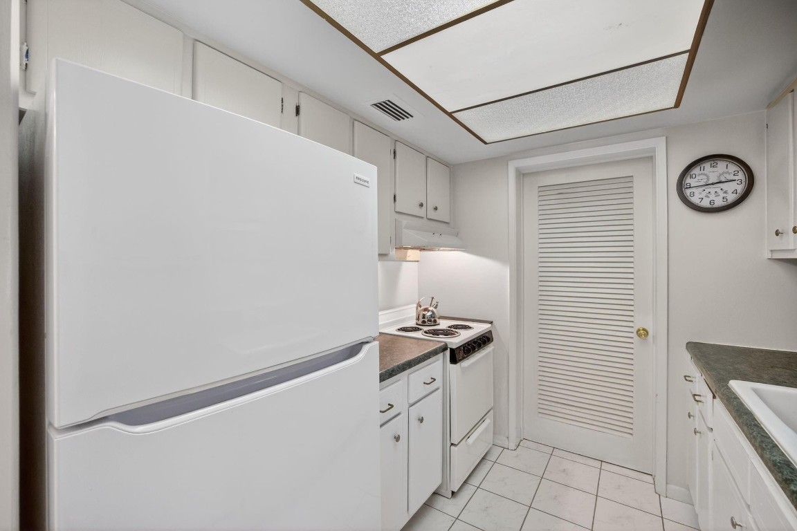 LIGHTHOUSE BAY CONDO - Residential