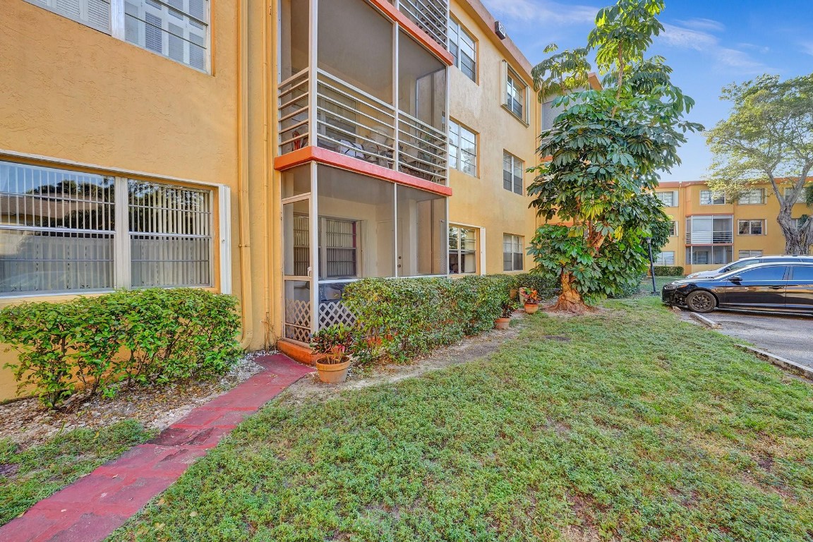 4394 NW 9th Avenue 20-2A