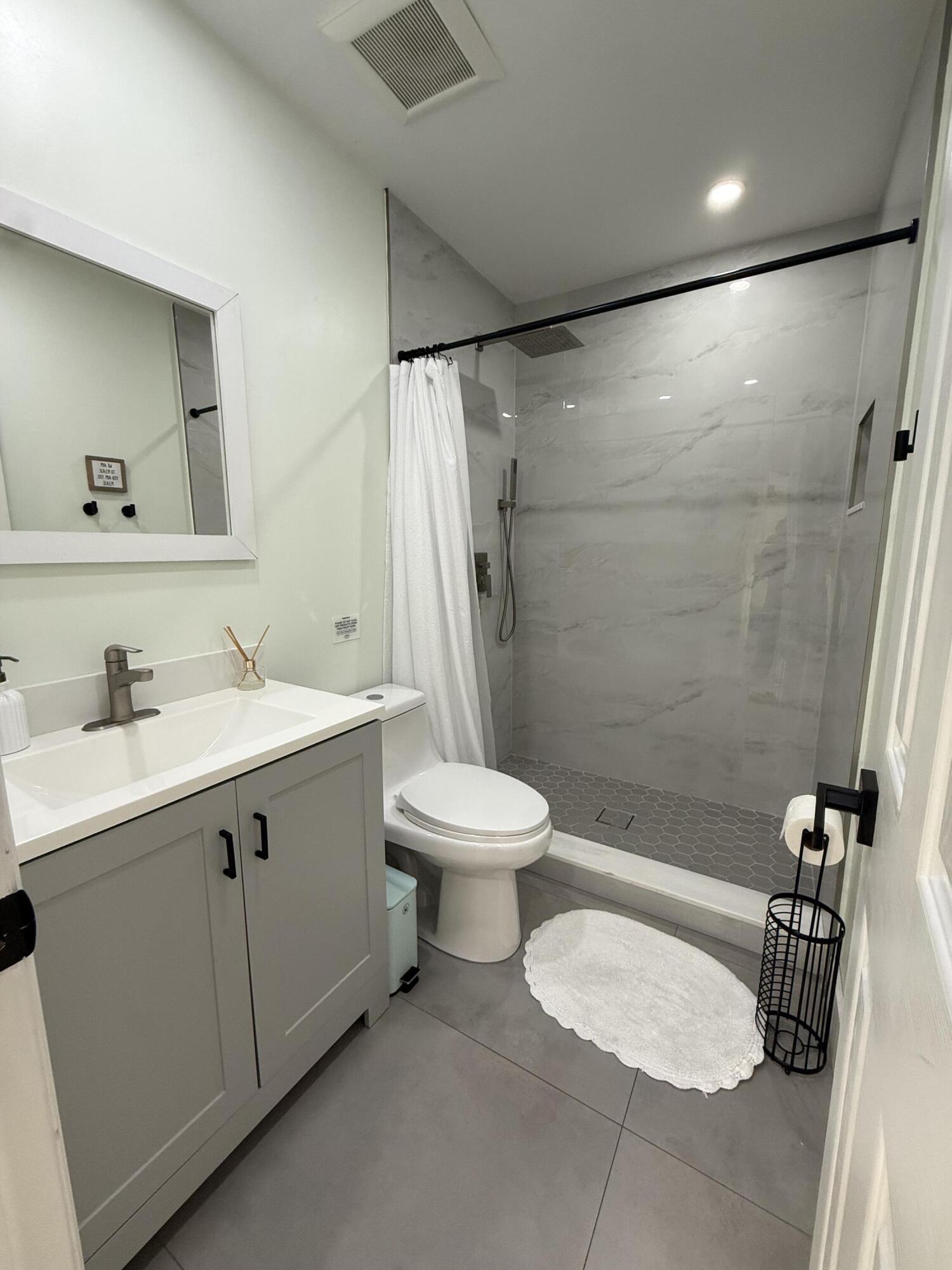 MODEL LAND CO - Residential Lease