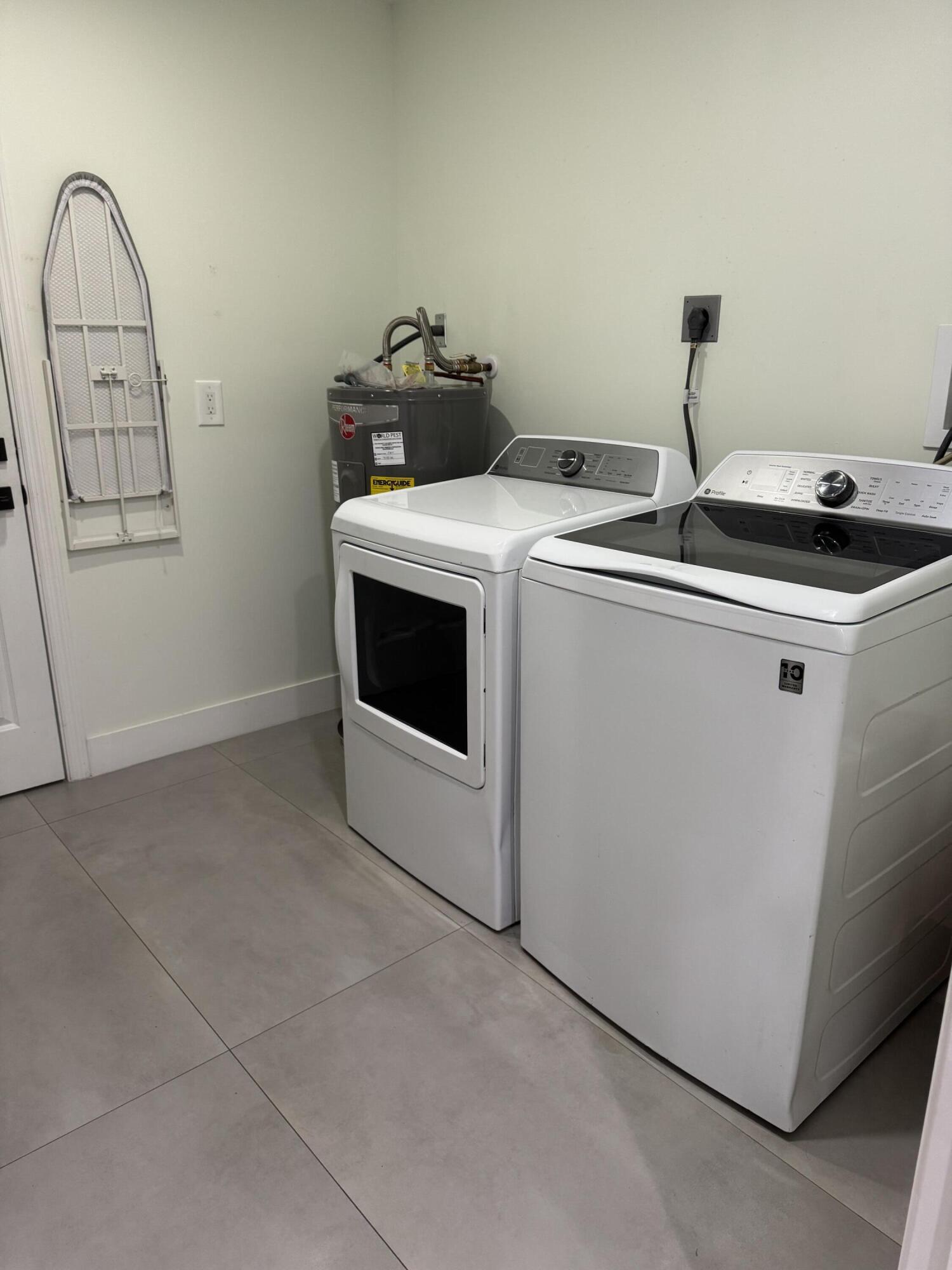 MODEL LAND CO - Residential Lease