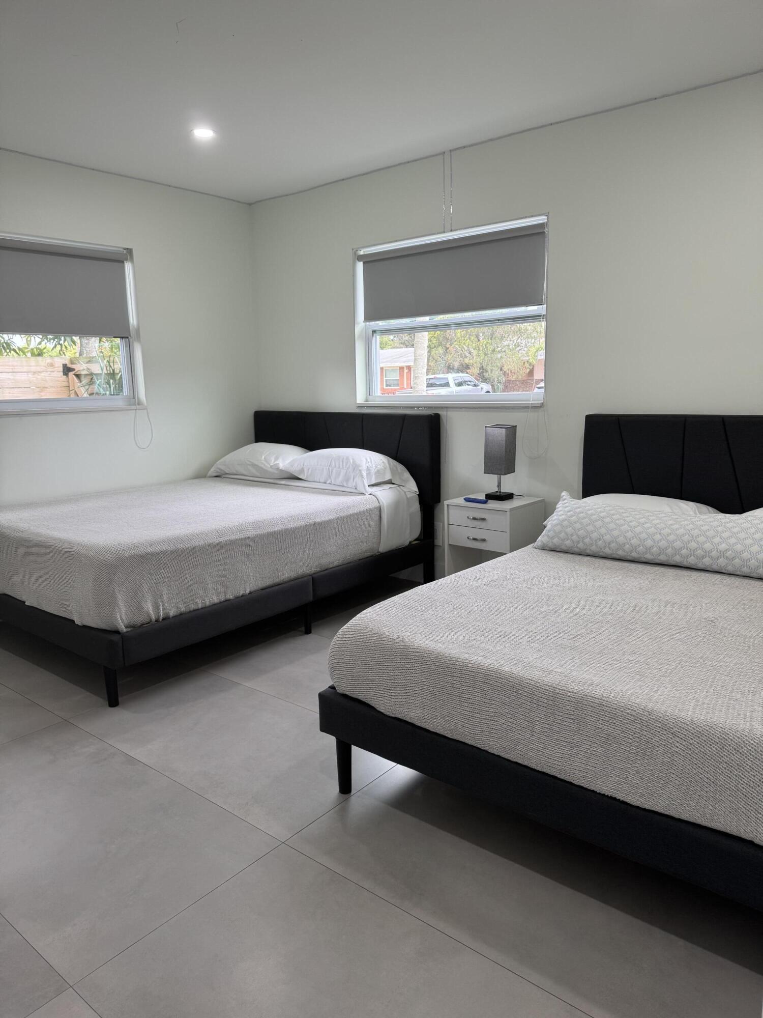 MODEL LAND CO - Residential Lease