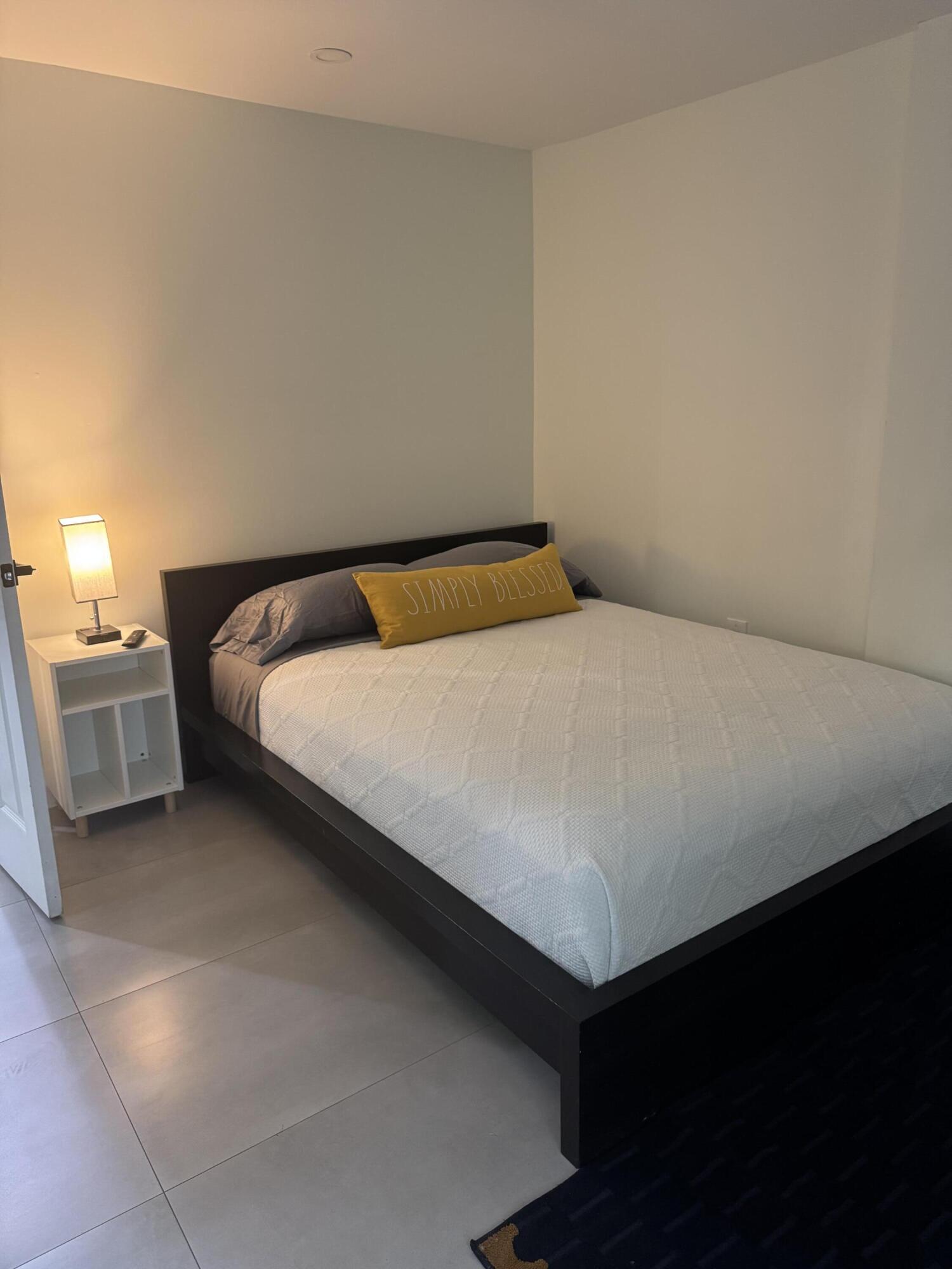 MODEL LAND CO - Residential Lease