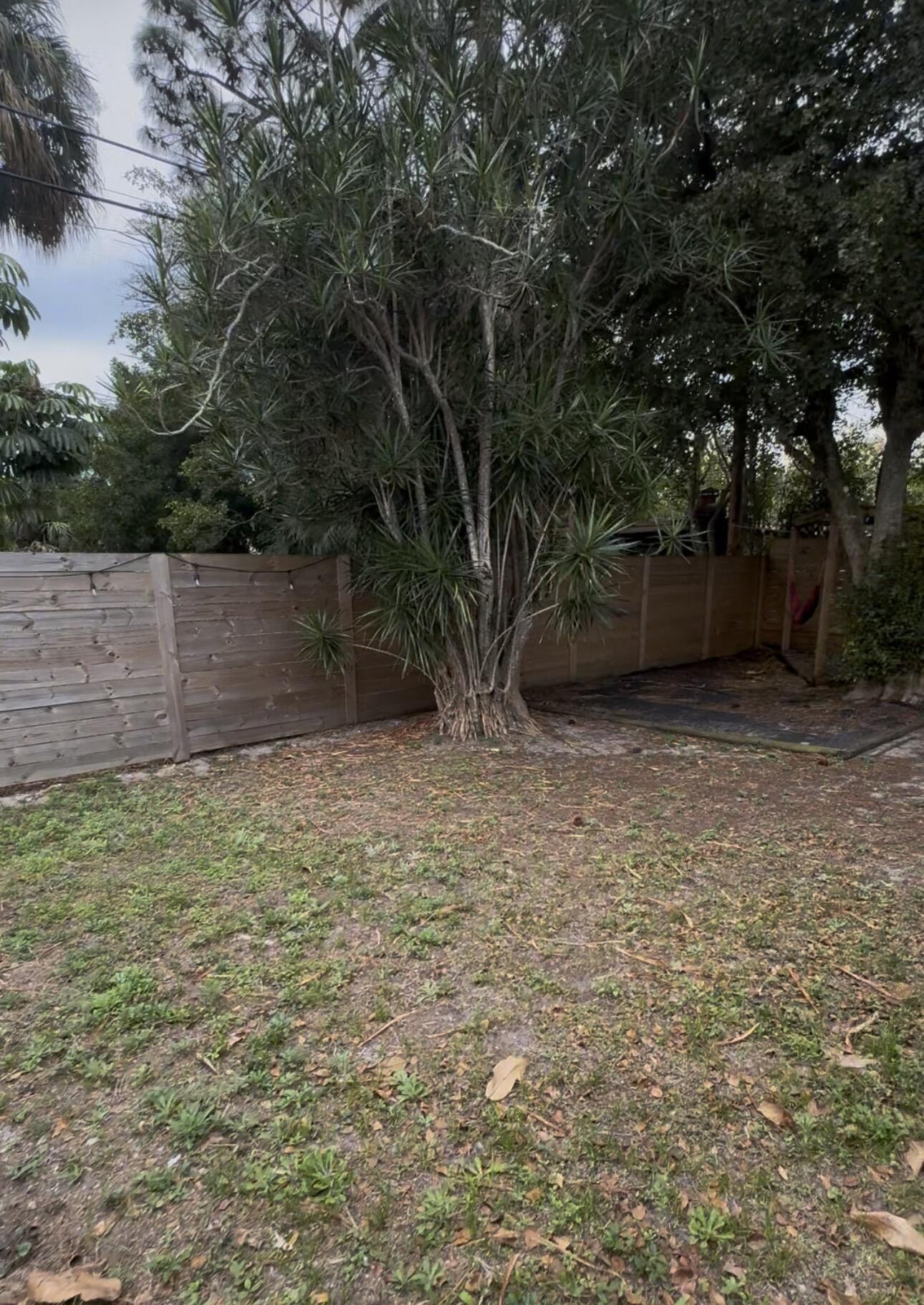 MODEL LAND CO - Residential Lease