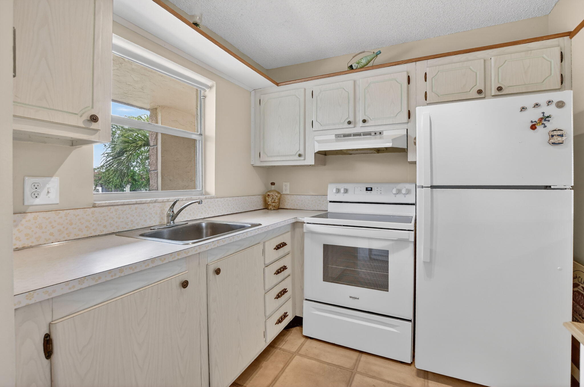 SANDALFOOT BLVD APTS CONDO - Residential