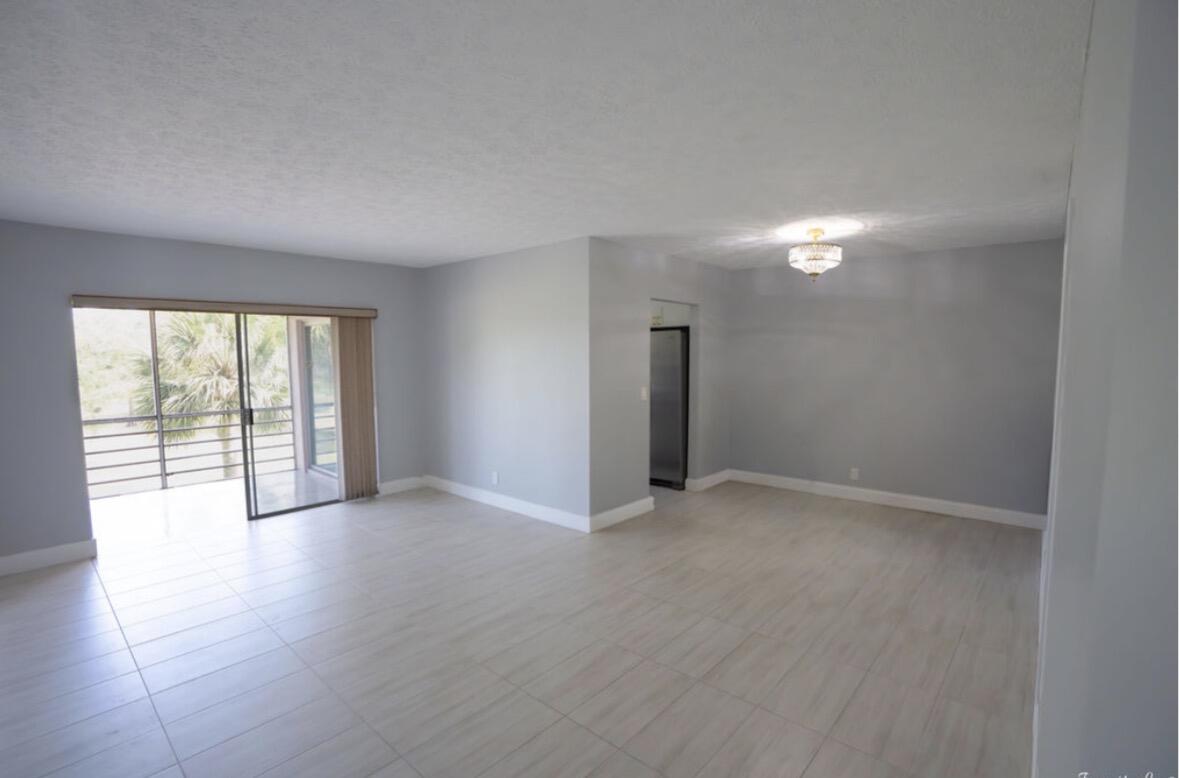 CANONGATE CONDOMINIUM - Residential