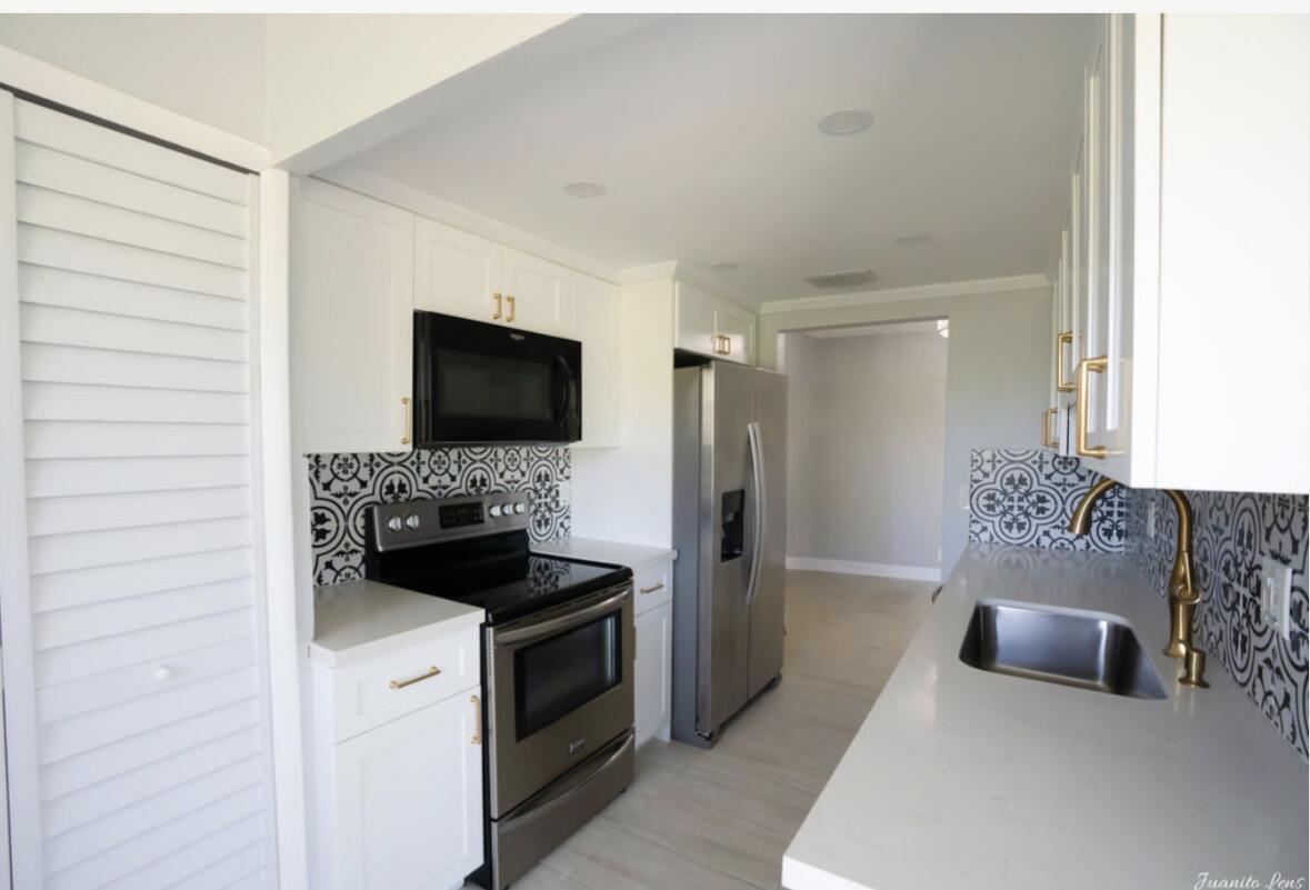 CANONGATE CONDOMINIUM - Residential