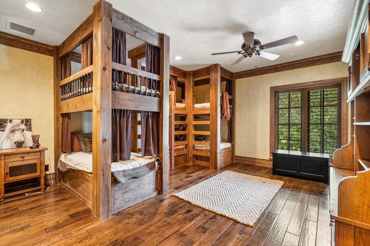 METES AND BOUNDS - Residential