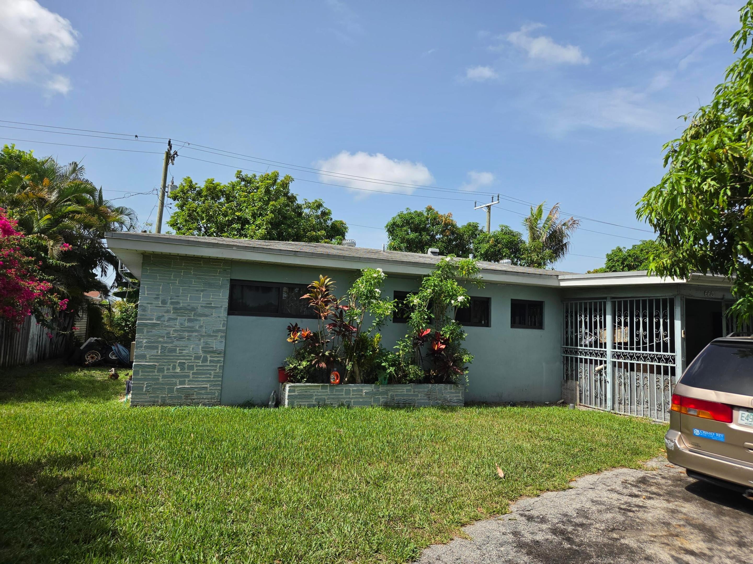 660 NE 181ST Street, Miami FL 33162