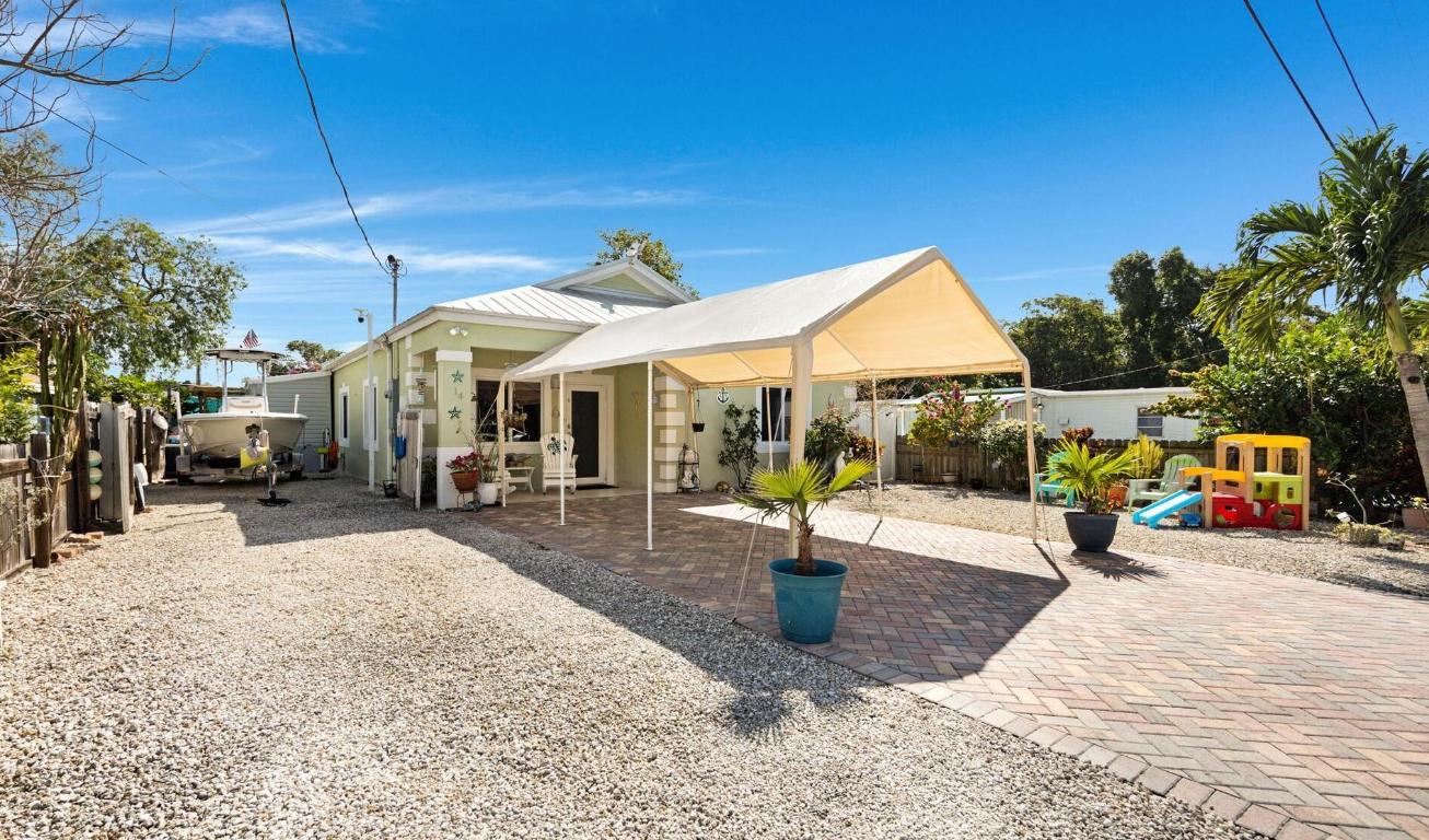 LARGO GARDENS - Residential