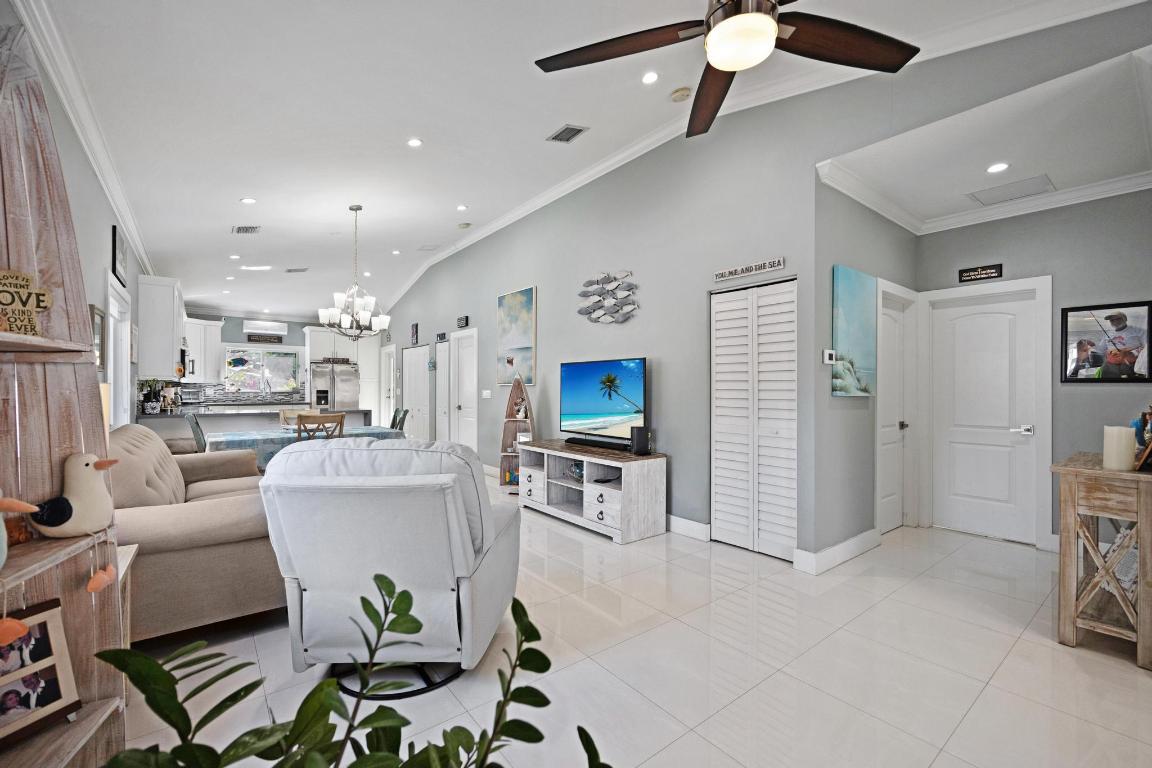 LARGO GARDENS - Residential