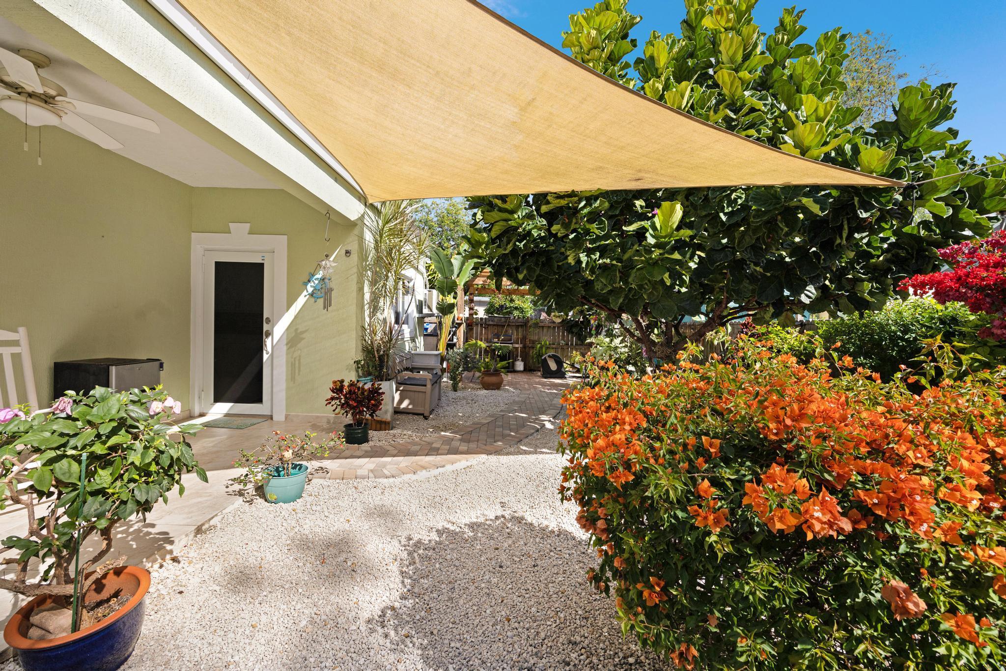 LARGO GARDENS - Residential