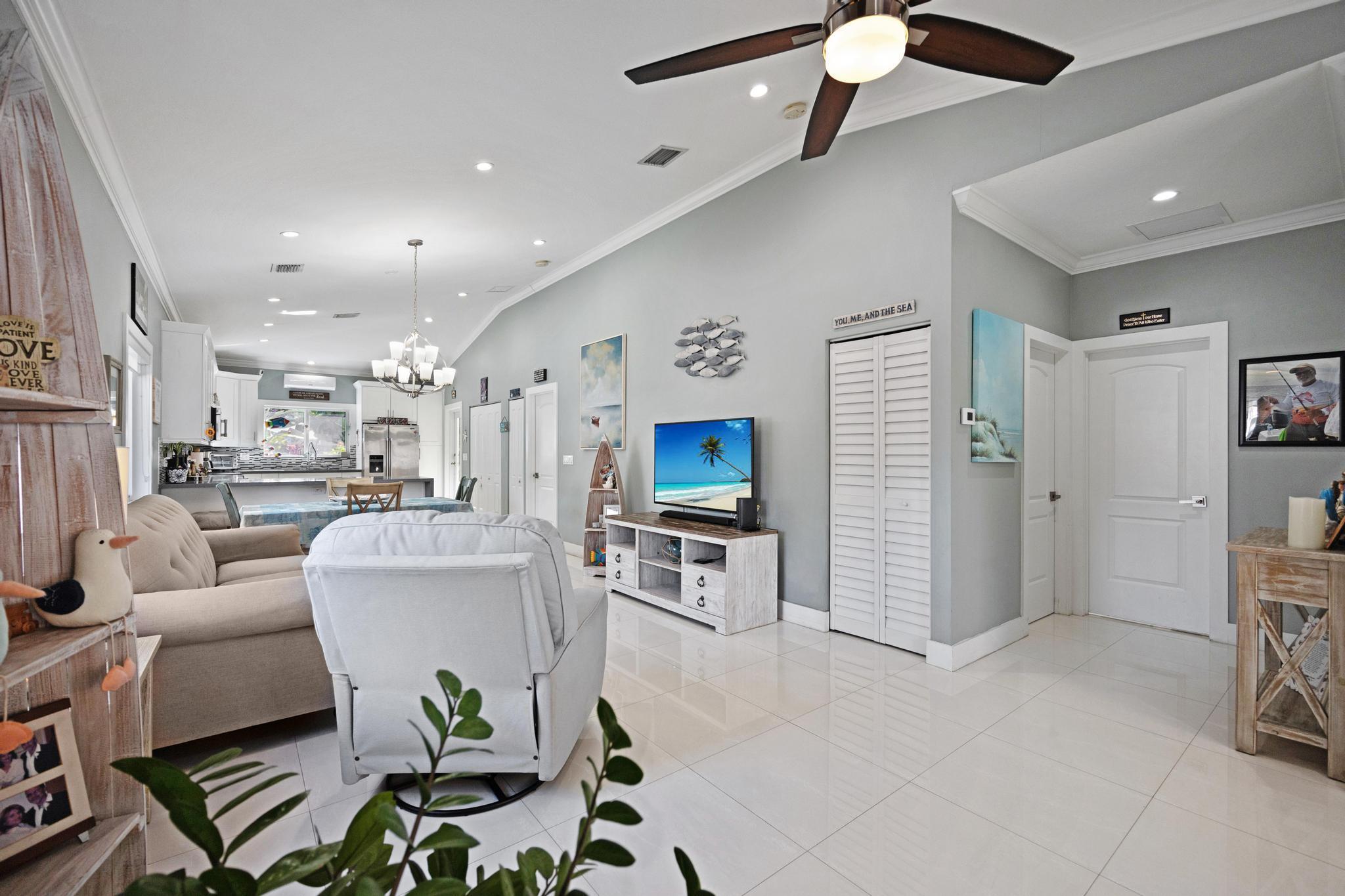 LARGO GARDENS - Residential