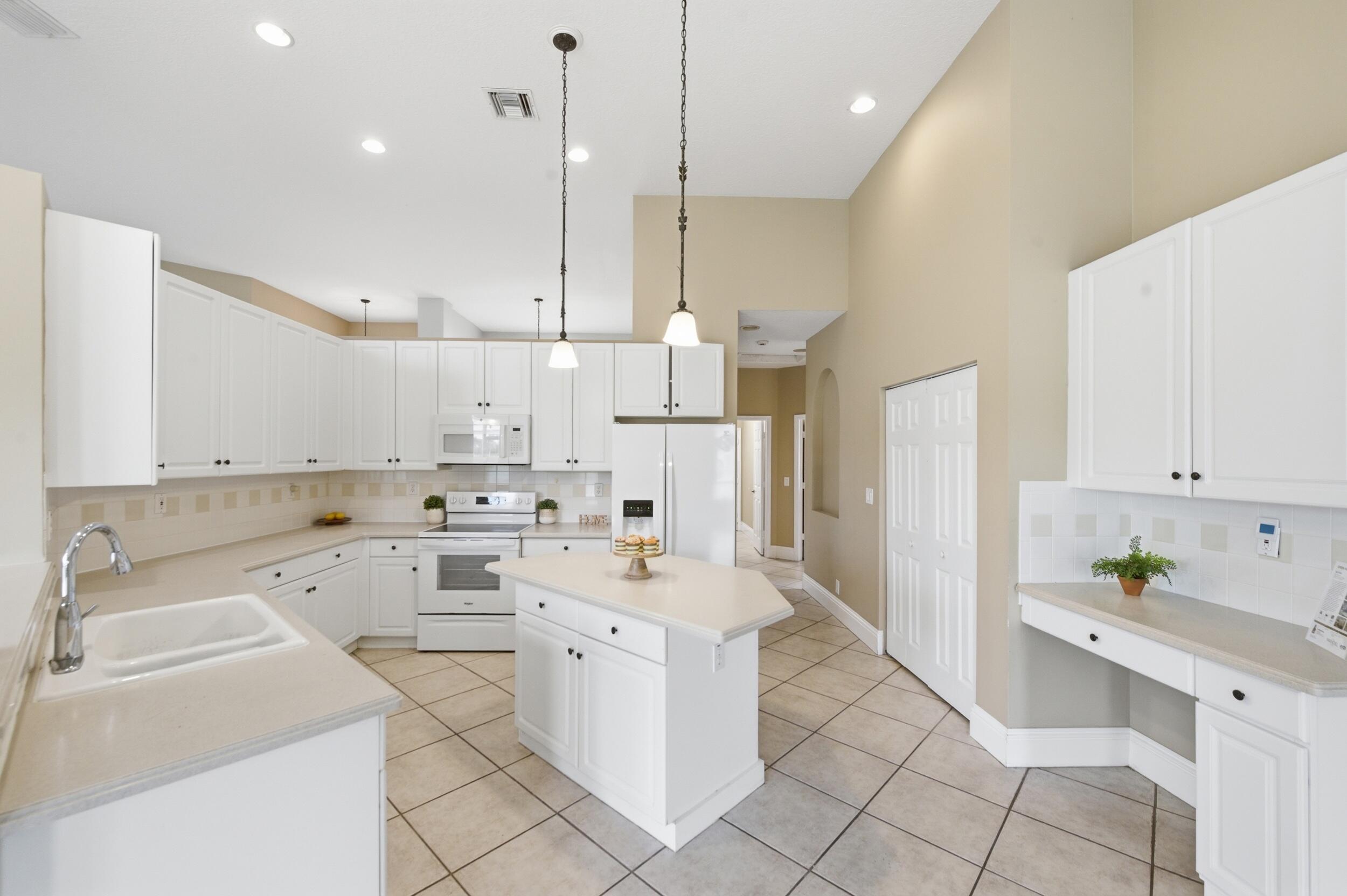 CORAL CREEK REPLAT NO 3 - Residential