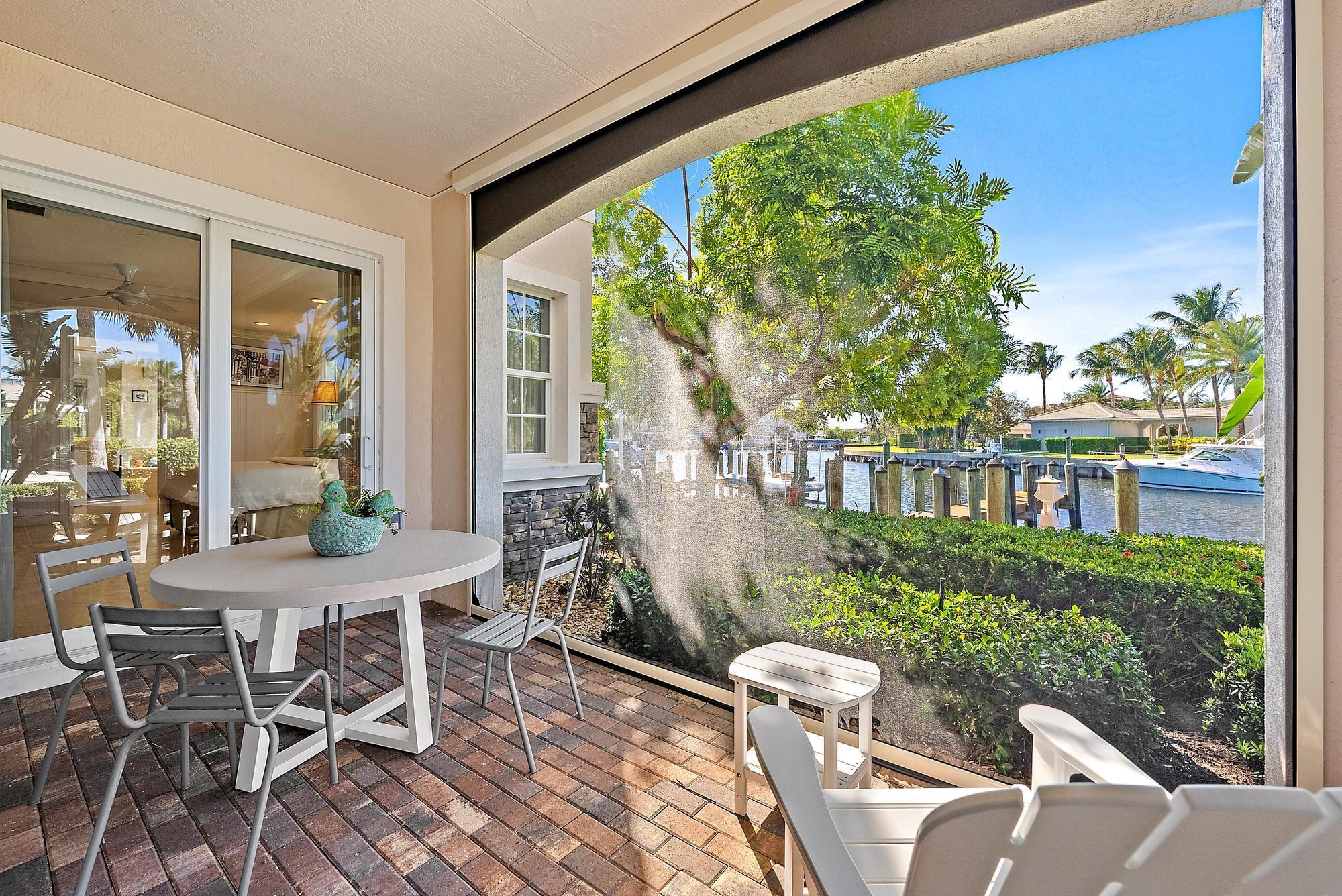 CARRIAGE HOMES AT FRENCHM - Residential