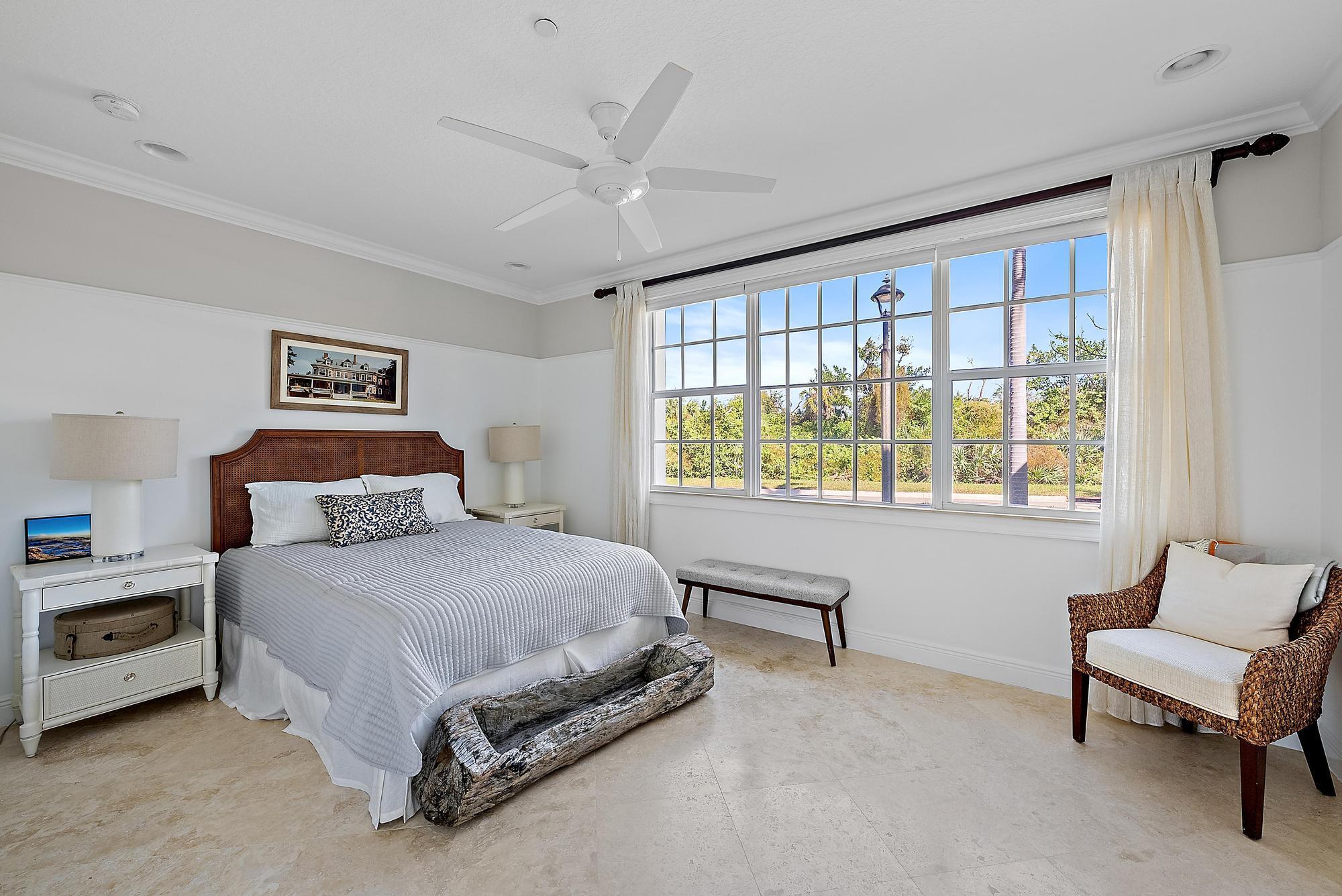 CARRIAGE HOMES AT FRENCHM - Residential