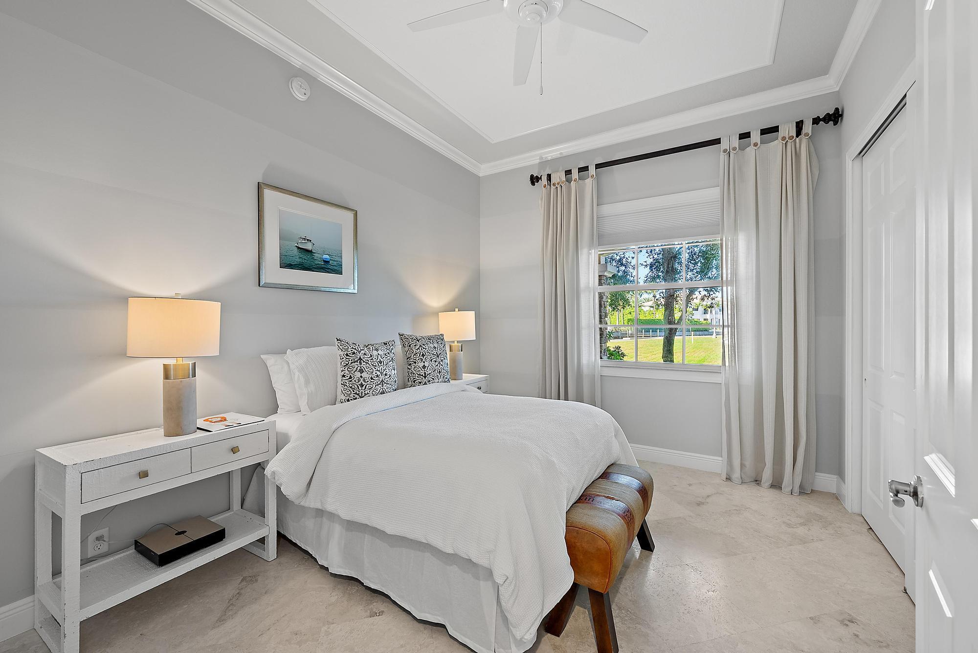 CARRIAGE HOMES AT FRENCHM - Residential