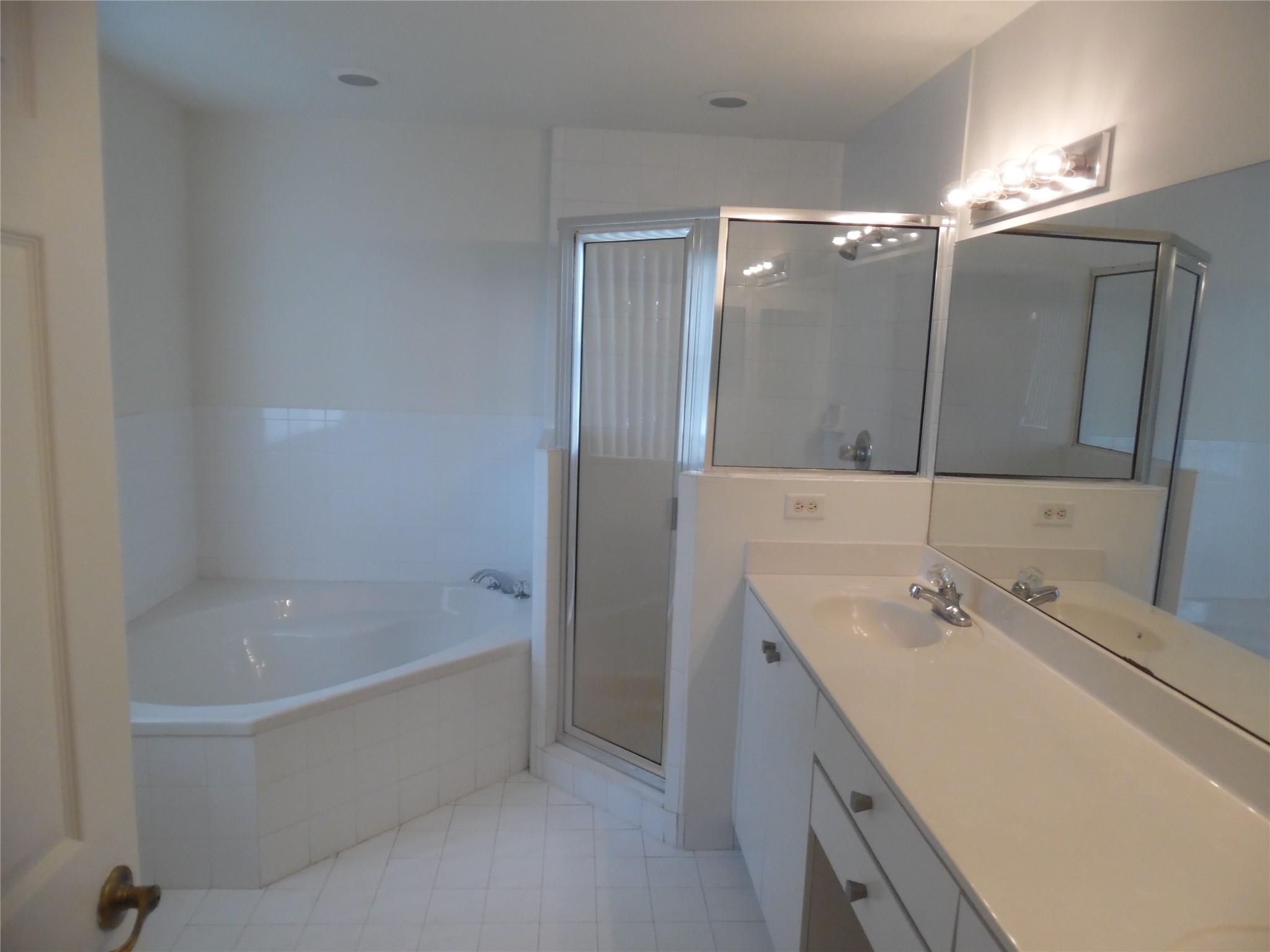 Sunrise Golf Village - Residential Lease