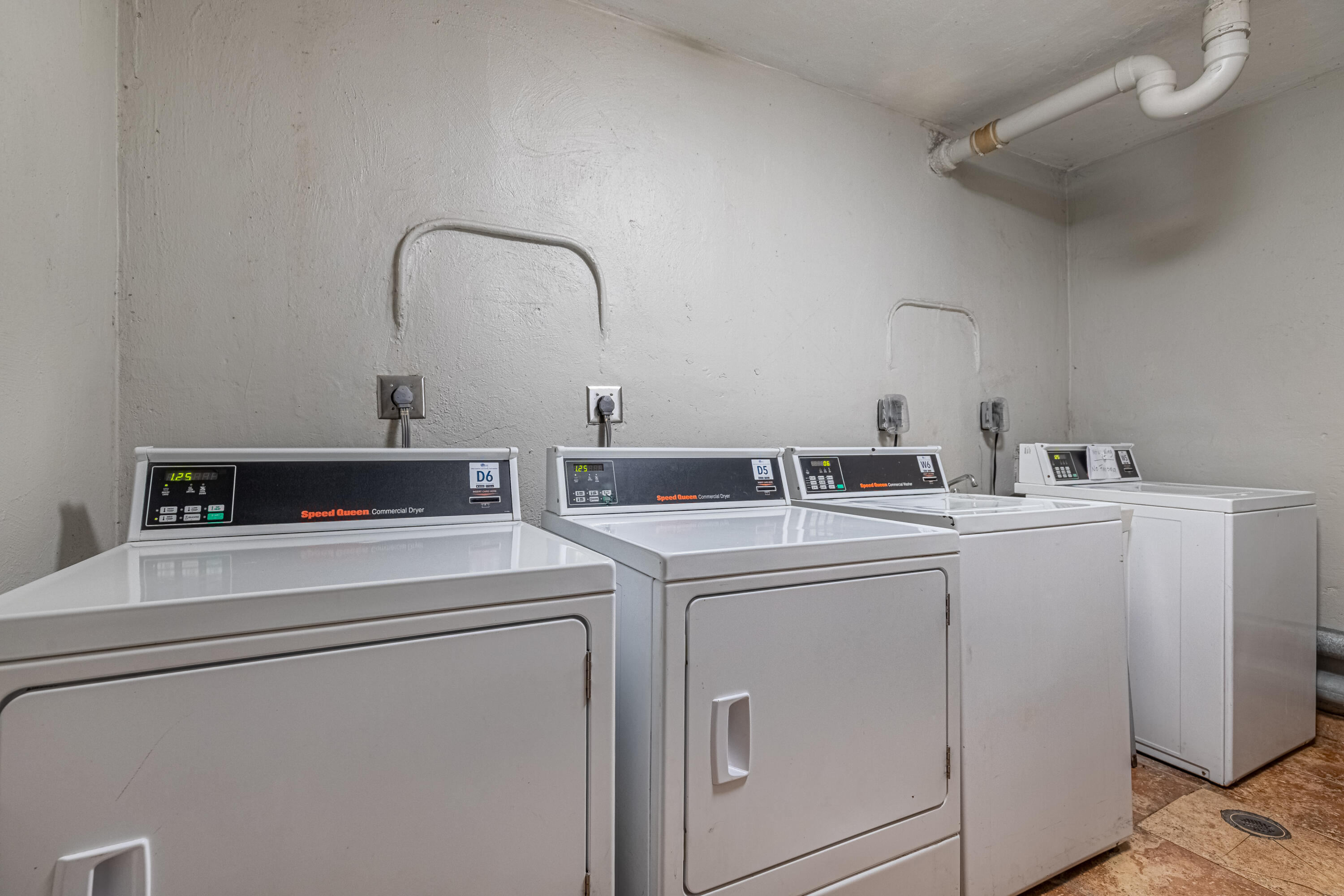 JADE WINDS GROUP ALLAMANDA GARDENS - Residential