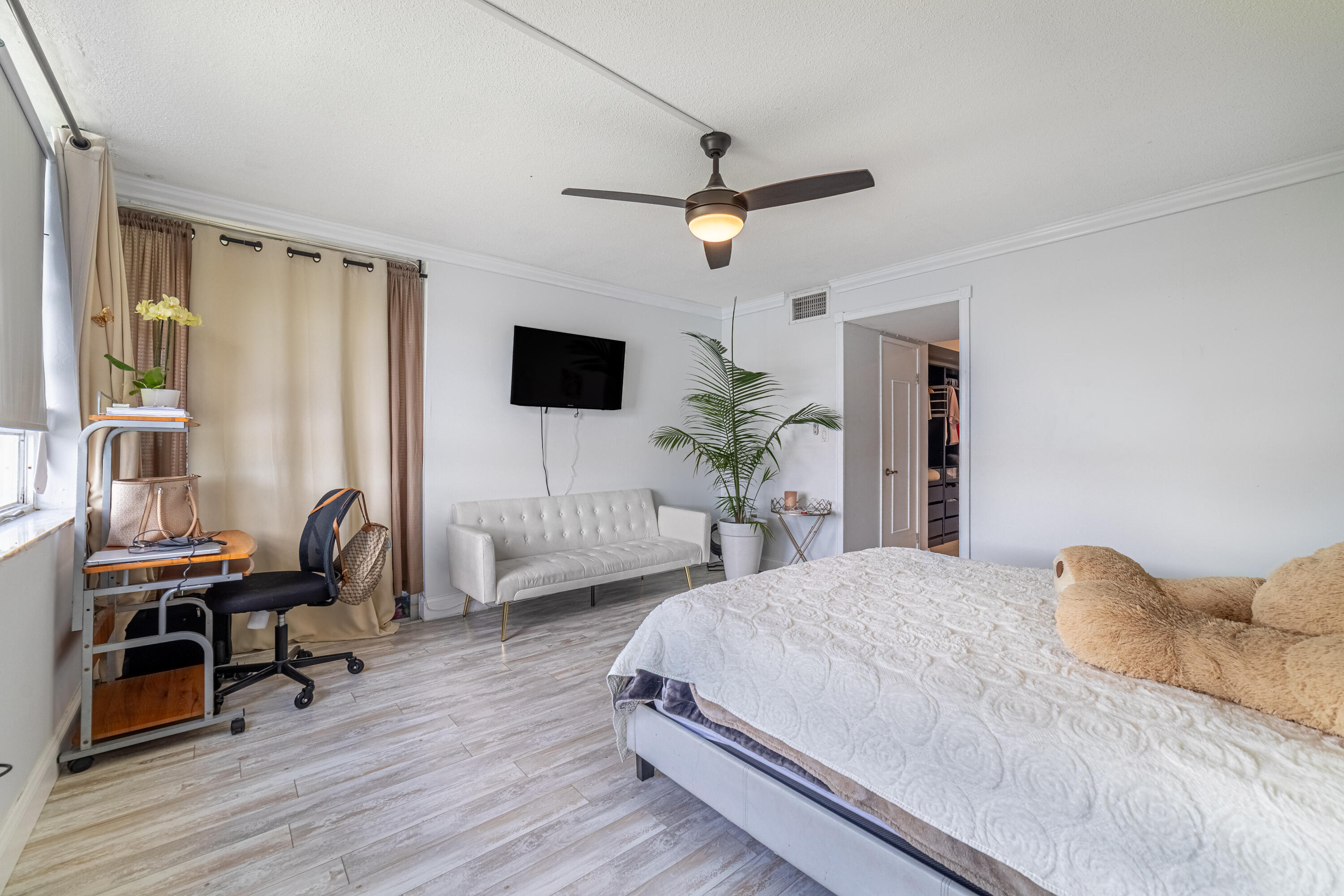 JADE WINDS GROUP ALLAMANDA GARDENS - Residential