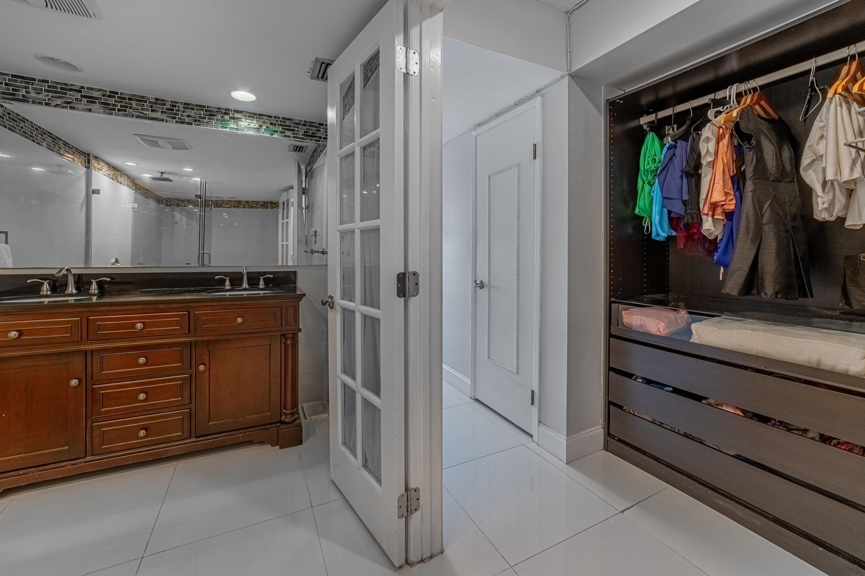 JADE WINDS GROUP ALLAMANDA GARDENS - Residential