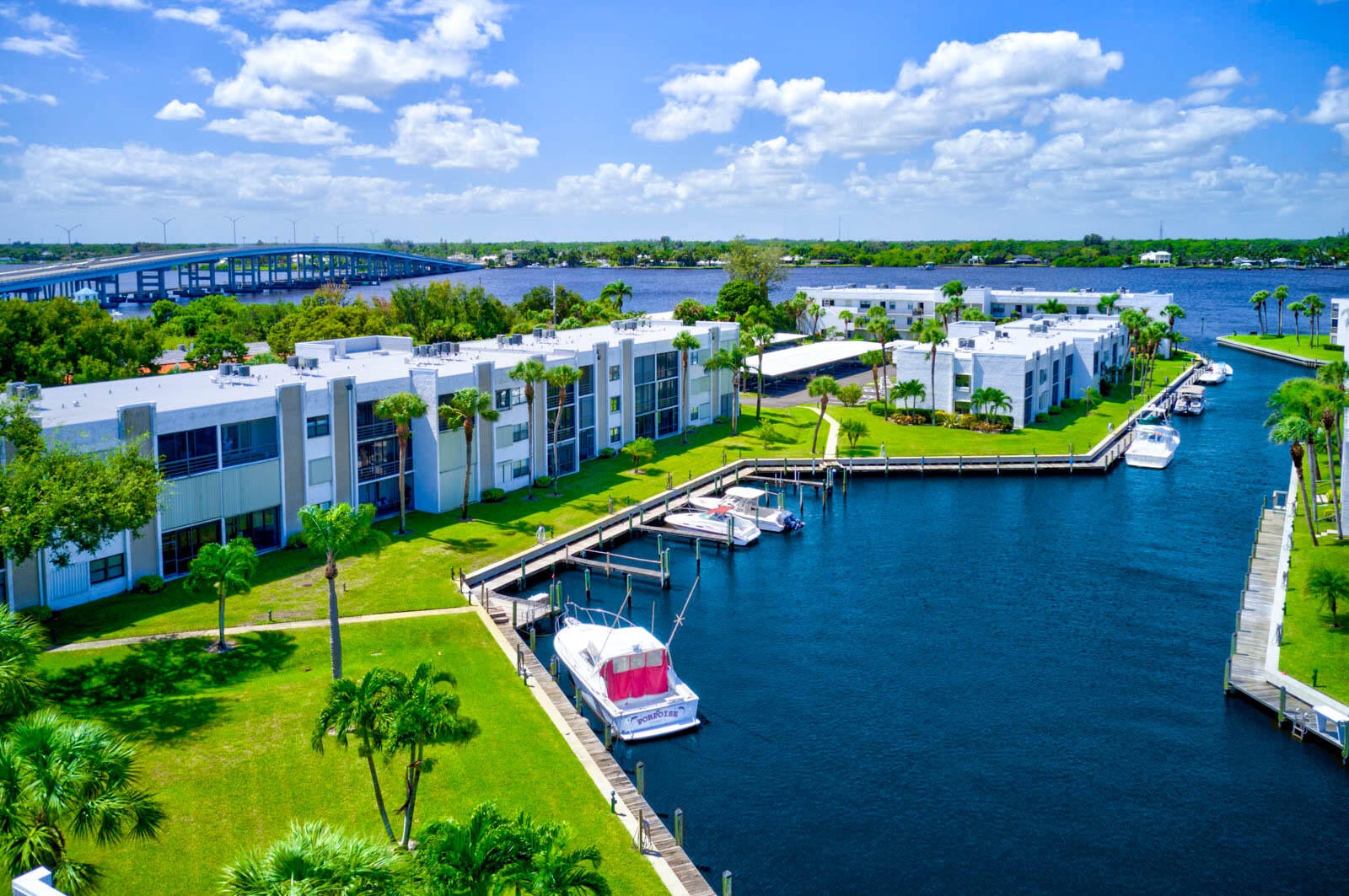 1950 SW PALM CITY Road 3-207