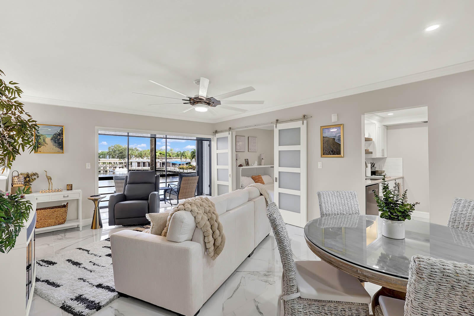 1950 SW PALM CITY Road 3-207
