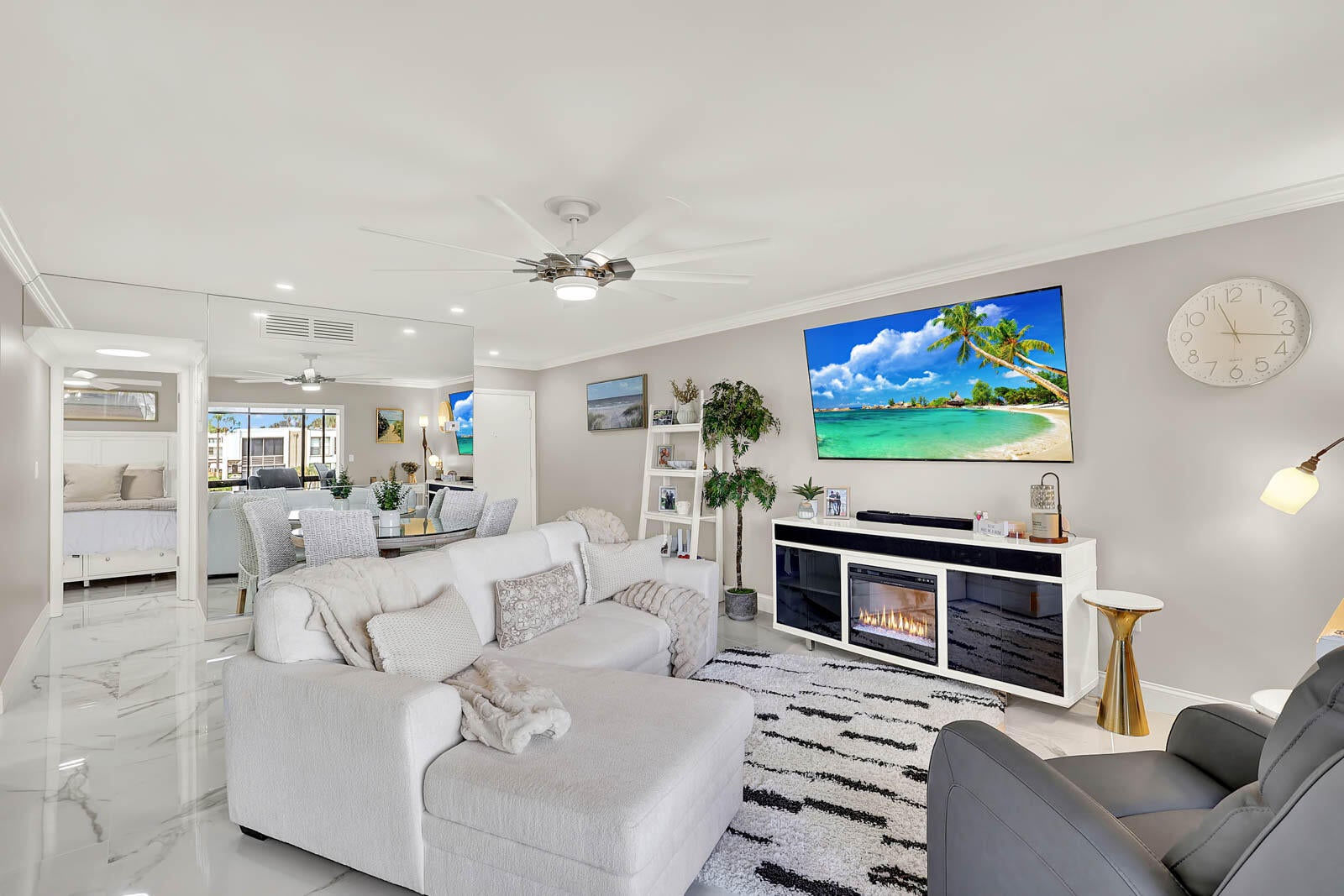 1950 SW PALM CITY Road 3-207
