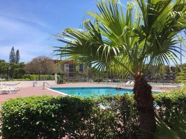 MANORS OF INVERRARY I-2 - Residential Lease