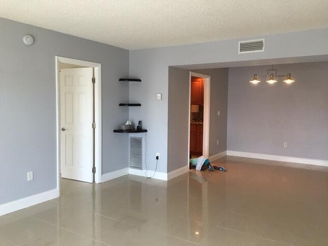 MANORS OF INVERRARY I-2 - Residential Lease