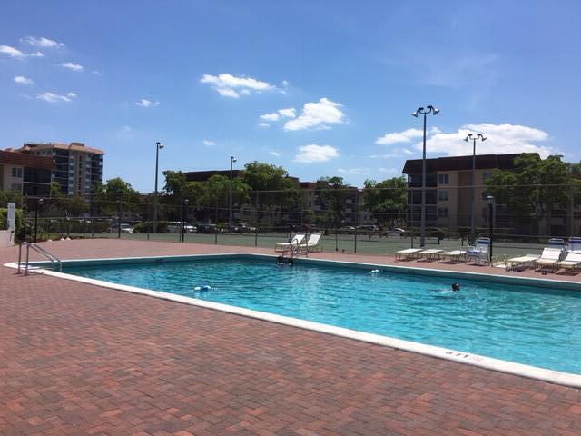 MANORS OF INVERRARY I-2 - Residential Lease