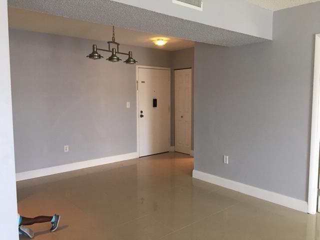 MANORS OF INVERRARY I-2 - Residential Lease