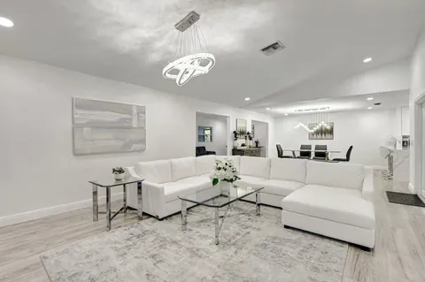 3955 NW 3rd Court, Deerfield Beach, FL MLS: R11082951