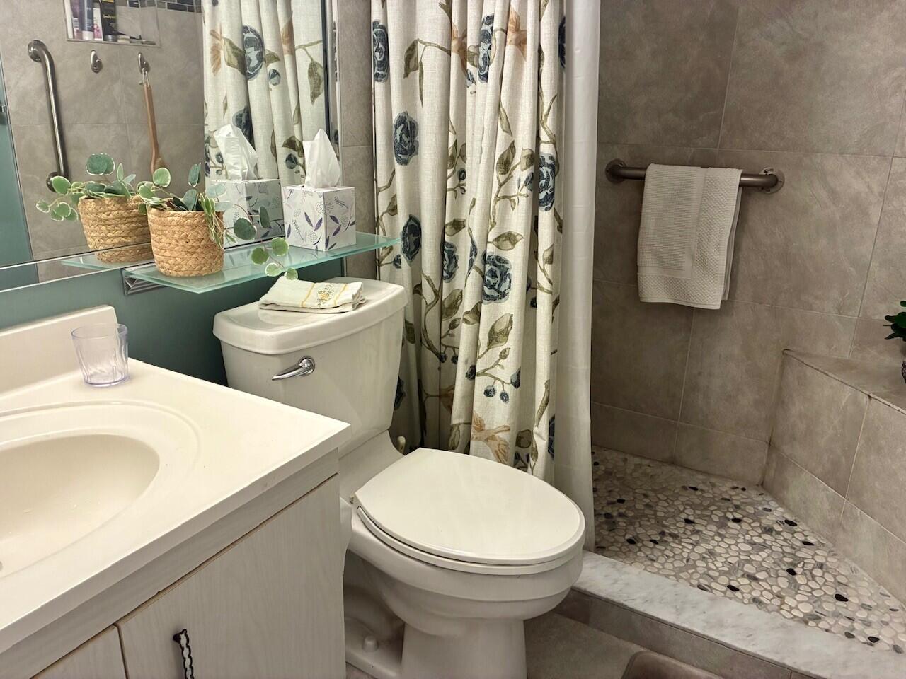 OAKRIDGE A CONDO - Residential