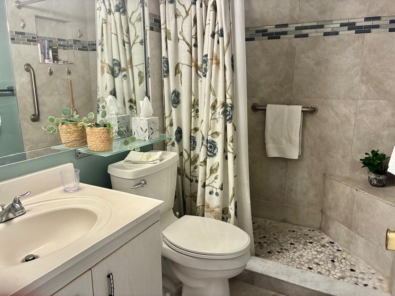 OAKRIDGE A CONDO - Residential