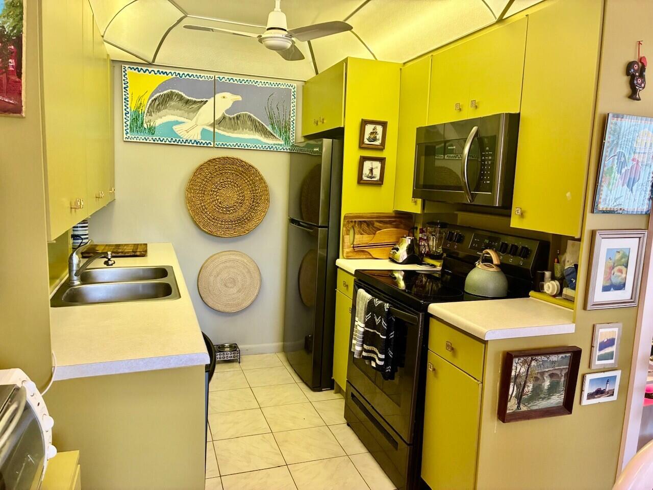 OAKRIDGE A CONDO - Residential