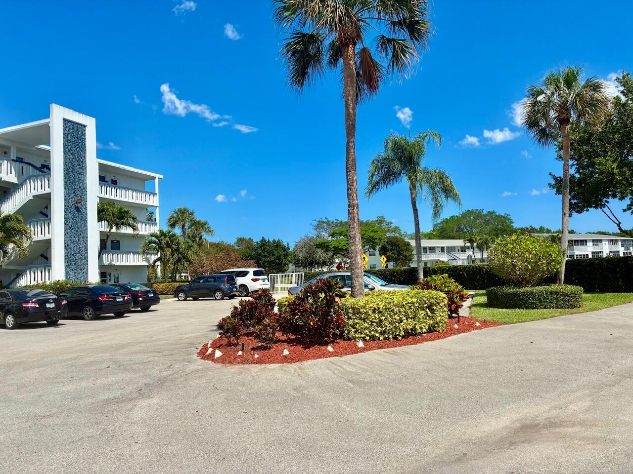 OAKRIDGE A CONDO - Residential