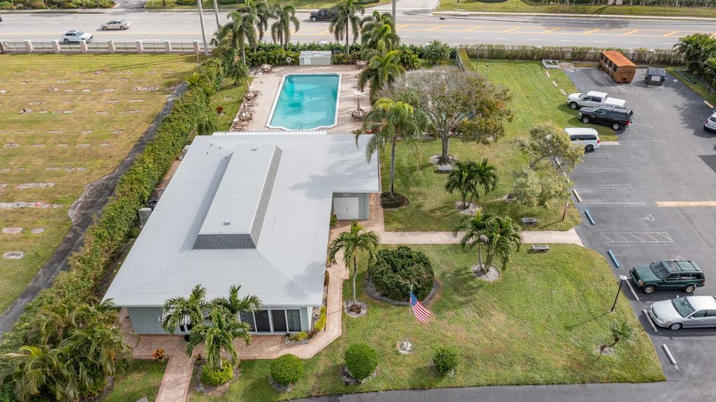 Photo of 320 North Boulevard #1b, Boynton Beach, FL 33435 (MLS # B26021207)