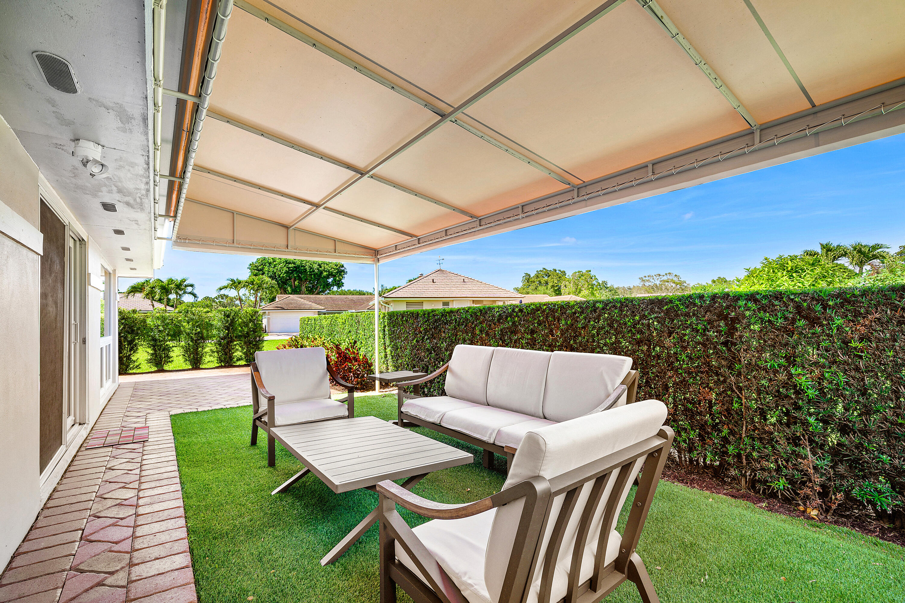 DELRAY DUNES GARDEN VILLAS CONDO - Residential