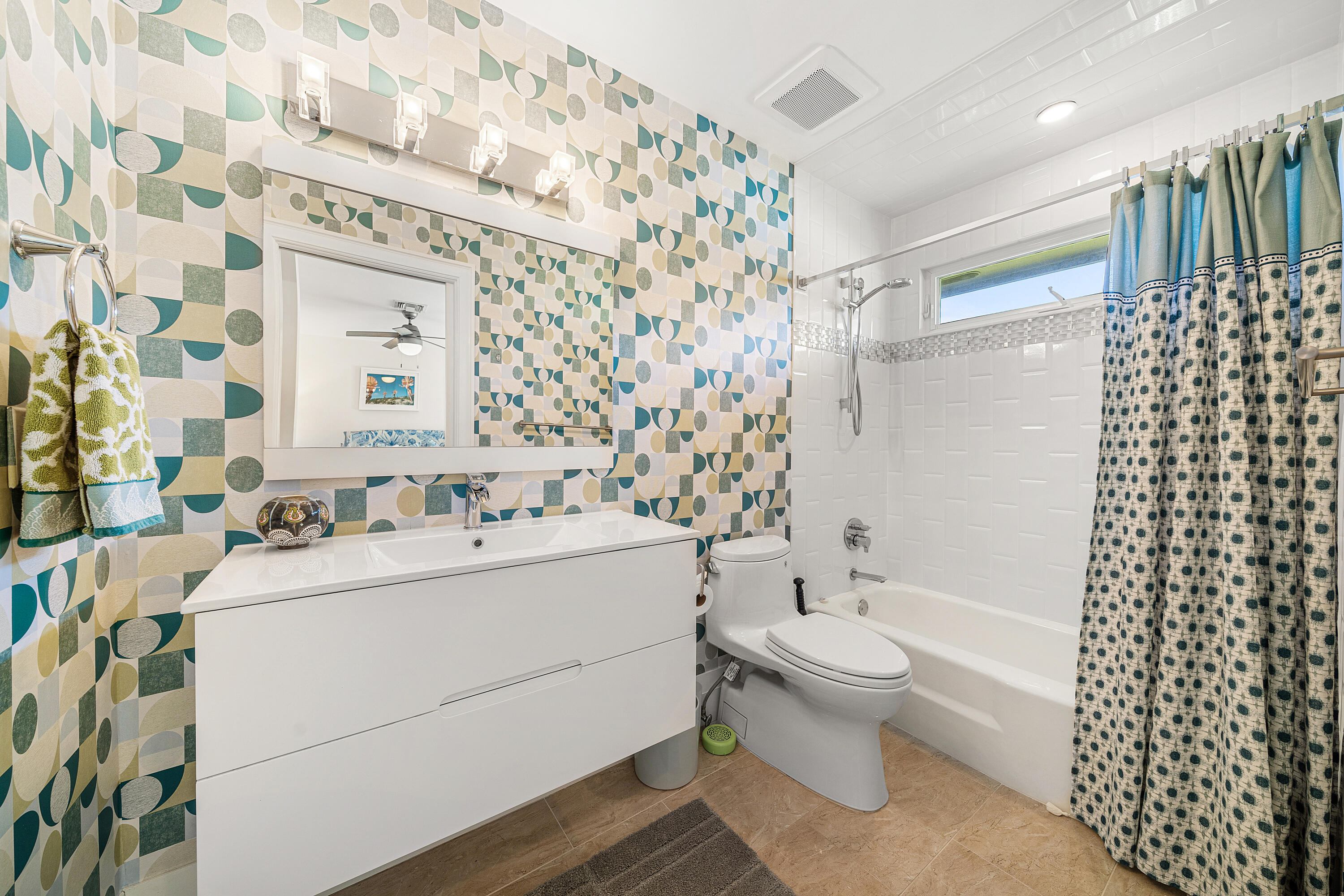 DELRAY DUNES GARDEN VILLAS CONDO - Residential
