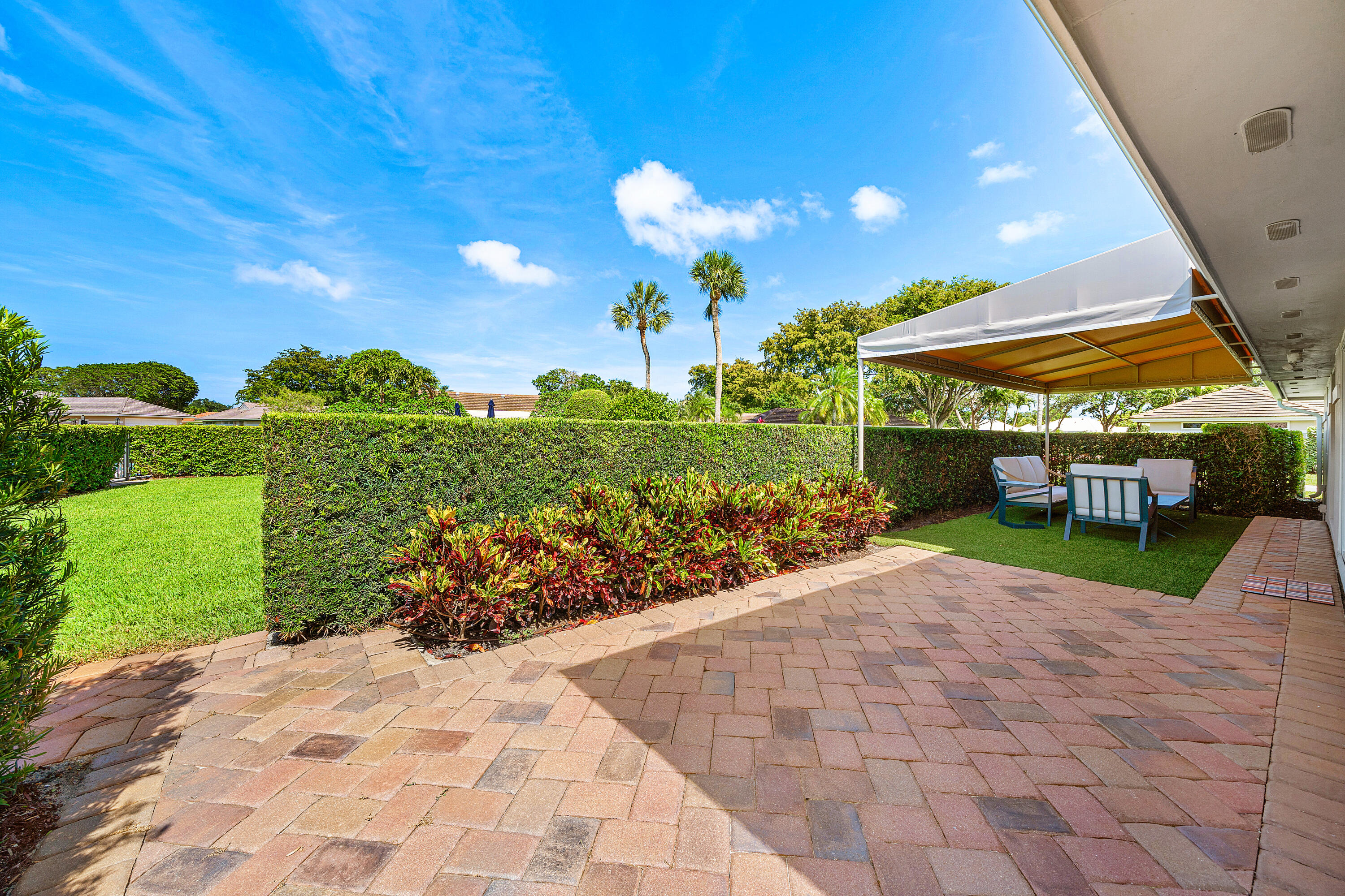 DELRAY DUNES GARDEN VILLAS CONDO - Residential