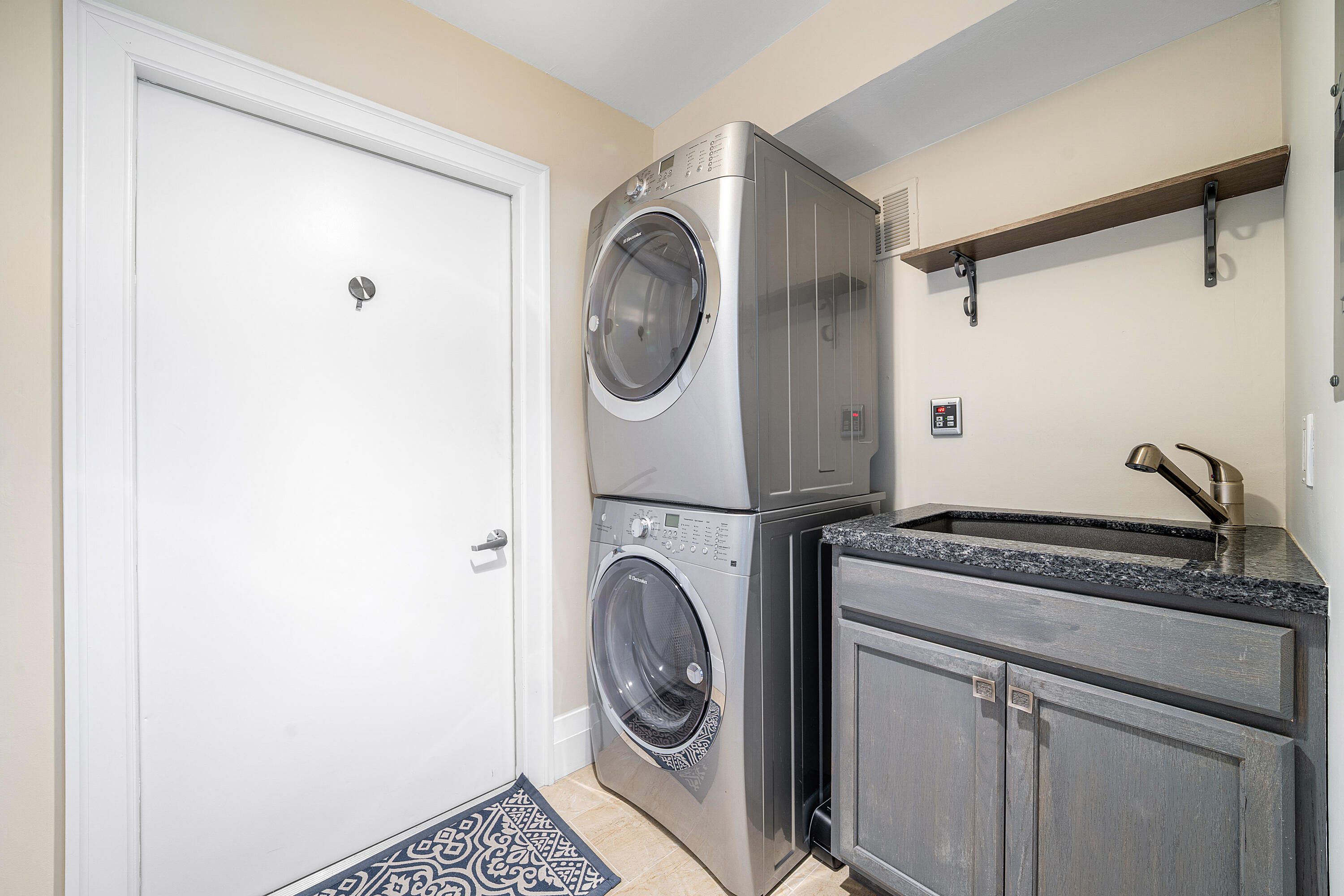 DELRAY DUNES GARDEN VILLAS CONDO - Residential
