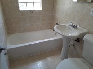 CROISSANT PARK - Residential Lease