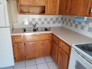 CROISSANT PARK - Residential Lease