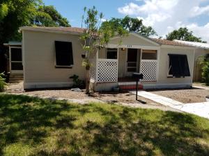 CROISSANT PARK - Residential Lease