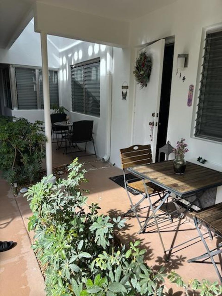 Welcome to your winter oasis in sunny Hollywood, Florida!
Fully furnished, charming 1-bedroom, 1-bath right near the pool and close to beaches, dining, and local hotspots.
Relax on your spacious patio every morning, afternoon and evening!
Parking right outside your door.
Seasonal rental available January 1 - sunshine included!