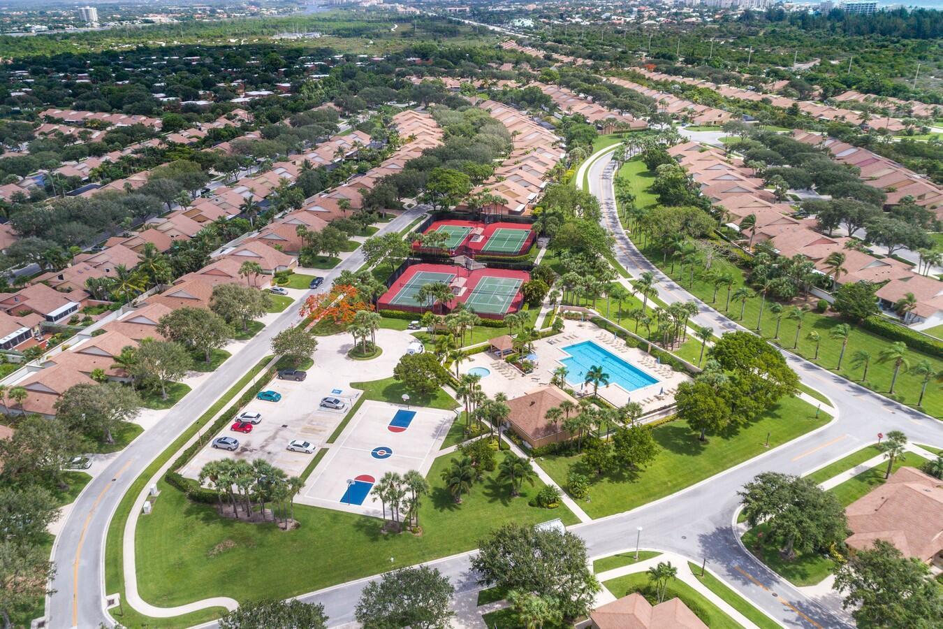 247 Ridge Road, Jupiter, FL, 33477/$1,100,000 1 247 Ridge Road