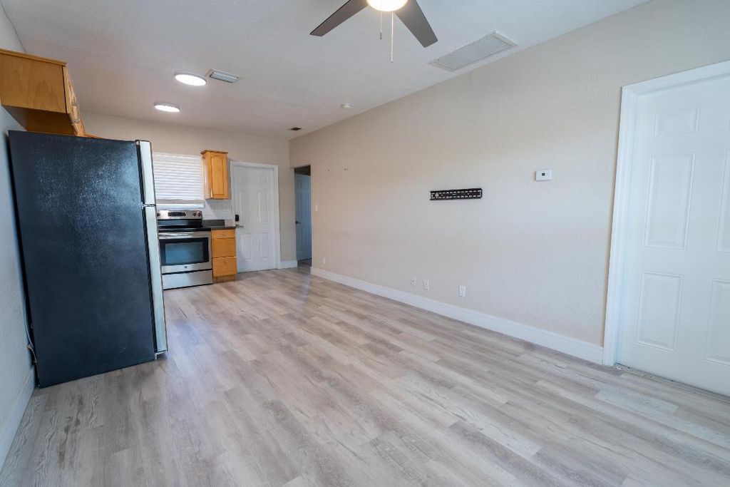 Photo of 1301 NE 16 Terrace #4, Fort Lauderdale, FL 33304 (MLS # R11090029)