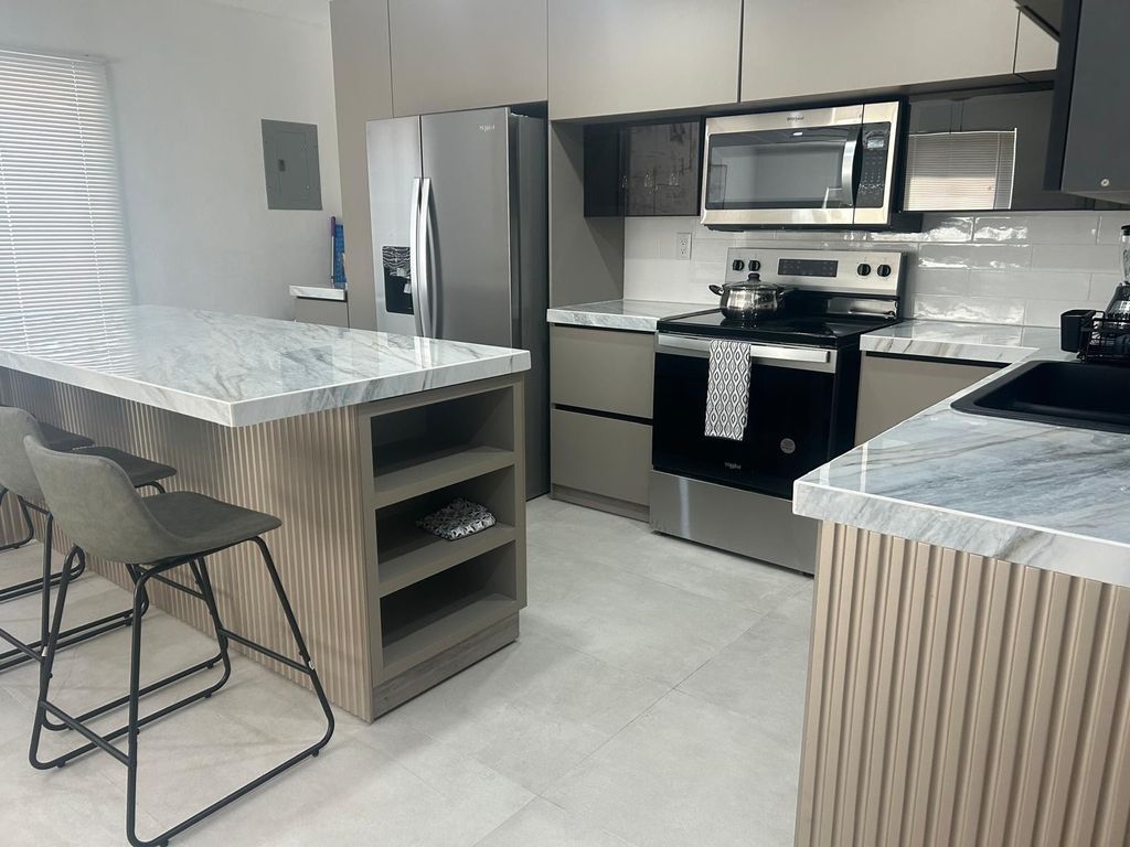 Photo of 217 SW 15th Street, Fort Lauderdale, FL 33315 (MLS # B26026772)