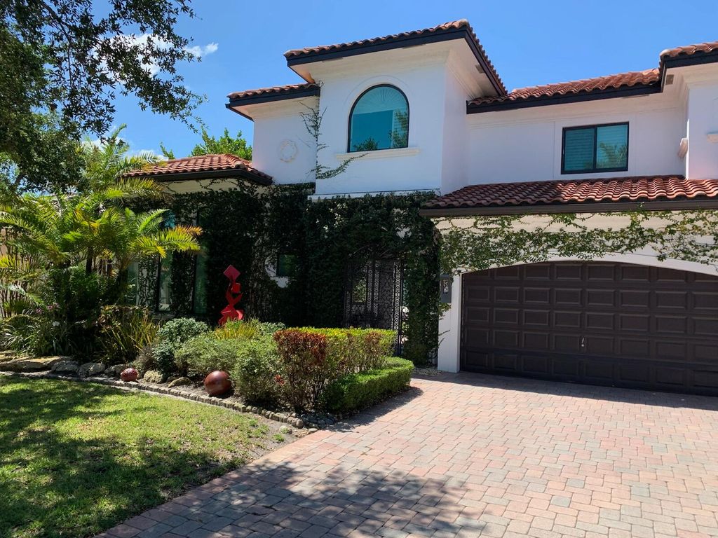 Photo of 6179 VÃ­a Venetia S, Delray Beach, FL 33484 (MLS # B26026251)